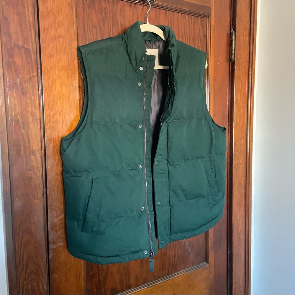 St. Jon’s Bay: Hunter green puffer vest Size: L